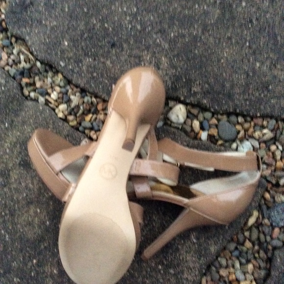 Michael Kors heels - Picture 4 of 7
